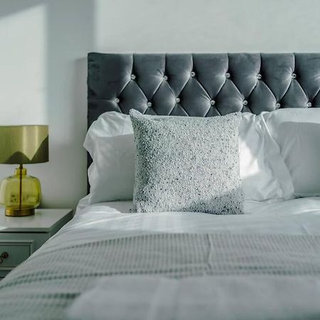 Stunning 2-Bed Premium Apartment - Free Wi-Fi Престон Экстерьер фото