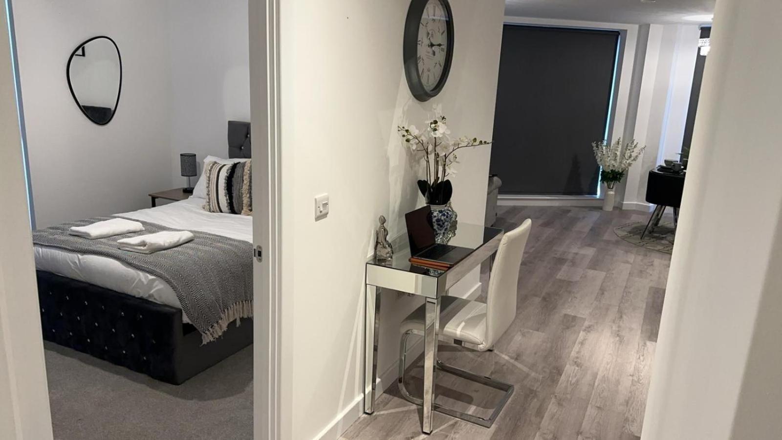 Stunning 2-Bed Premium Apartment - Free Wi-Fi Престон Экстерьер фото
