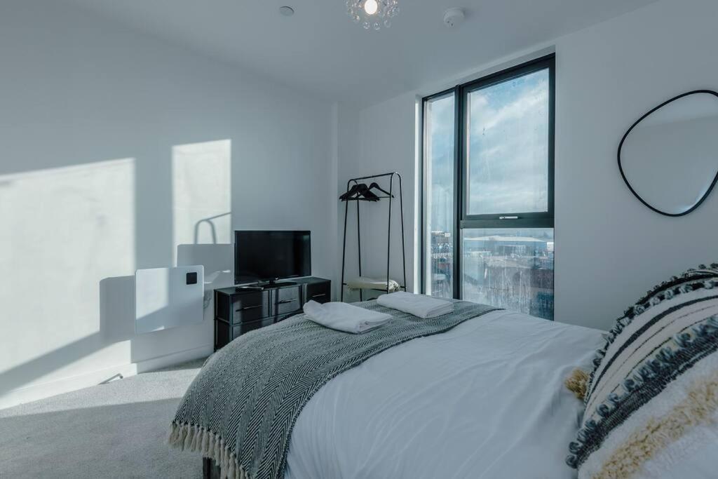 Stunning 2-Bed Premium Apartment - Free Wi-Fi Престон Экстерьер фото